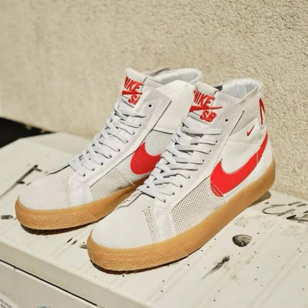 NikeSB Zoom Blazer Mid 'Deconstructed White University Red Gum’